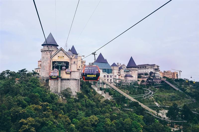 Ba Na Hills Sunset Tour: Cross the Golden Bridge, Explore the French Village, and Indulge in a Delicious Dinner